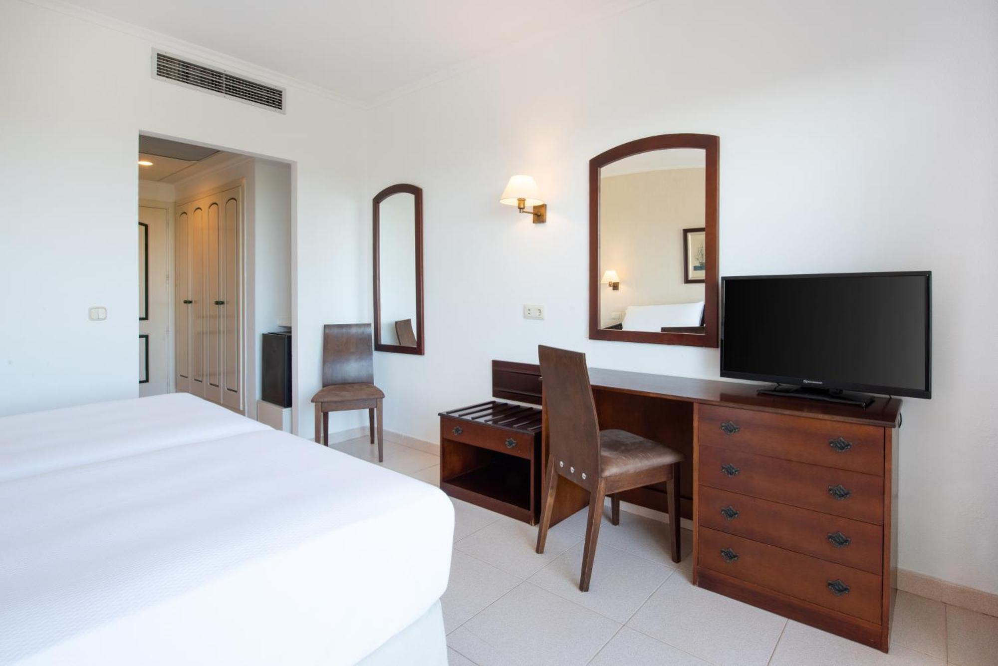 Hotel Valentin Son Bou Esterno foto
